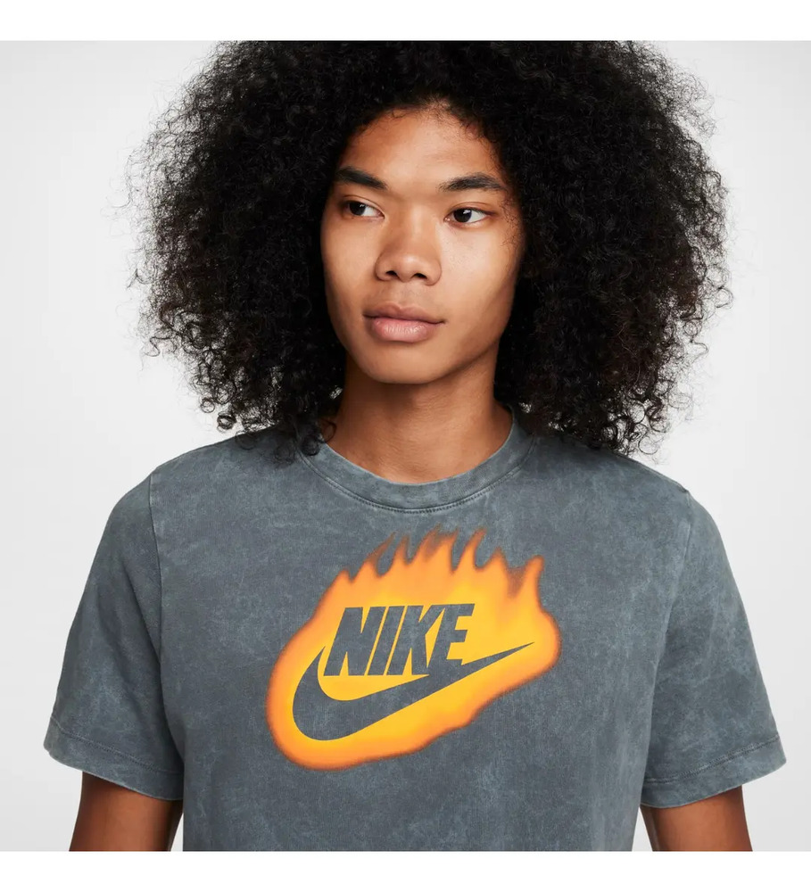 Remera Nike Sportswear Dna - Hombre Gris Claro Logo L - Imagen 4