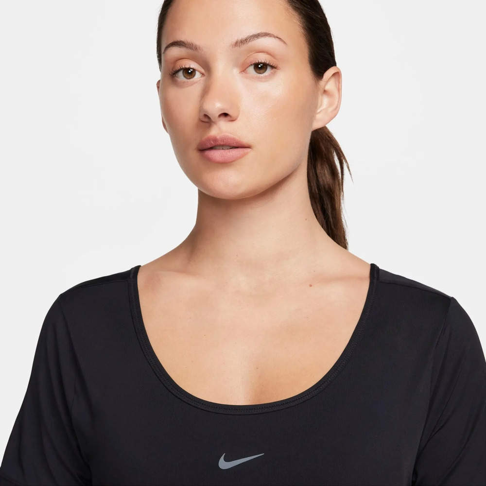 Remera Crop Top Nike Dri-fit One - Mujer Negro Lisa L - Imagen 3