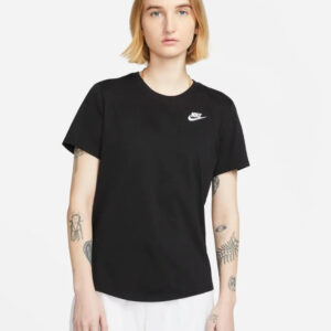 Remera Nike Sportswear Club Essentials - Mujer Negro Lisa L